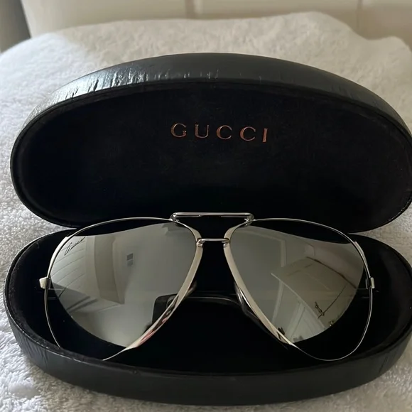 Authentic Gucci Unisex Sunglasses in MINT CONDITION. s-l400.jpg main image 4